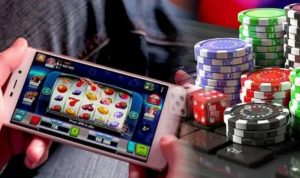 sedang bermain game slot online