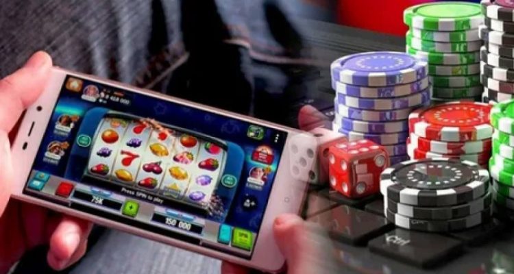 sedang bermain game slot online